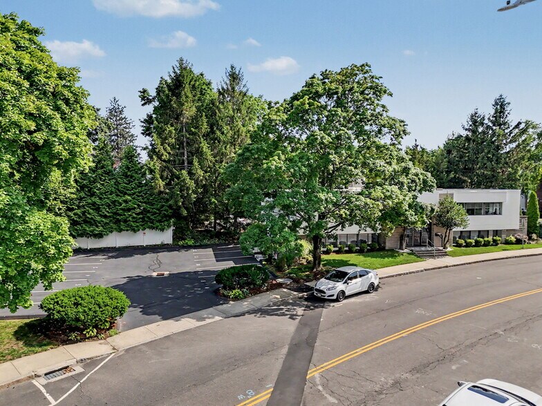 More Photos Of 93 Cherry St, New Canaan Medical For Sale