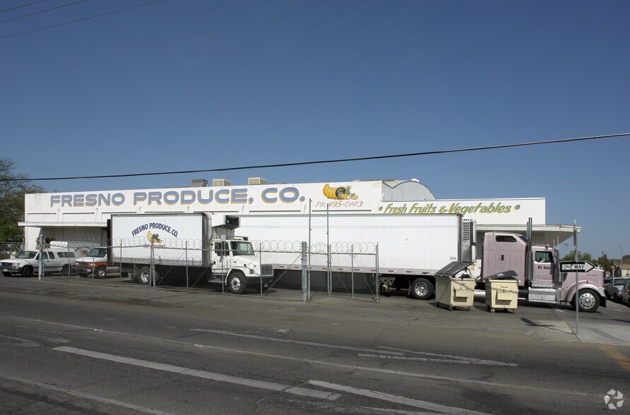 More Photos Of 1415 B St, Fresno Distribution For Sale