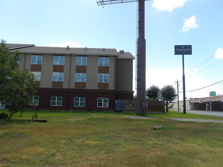 More Photos Of 3825 S Expressway 83, Harlingen Land For Sale