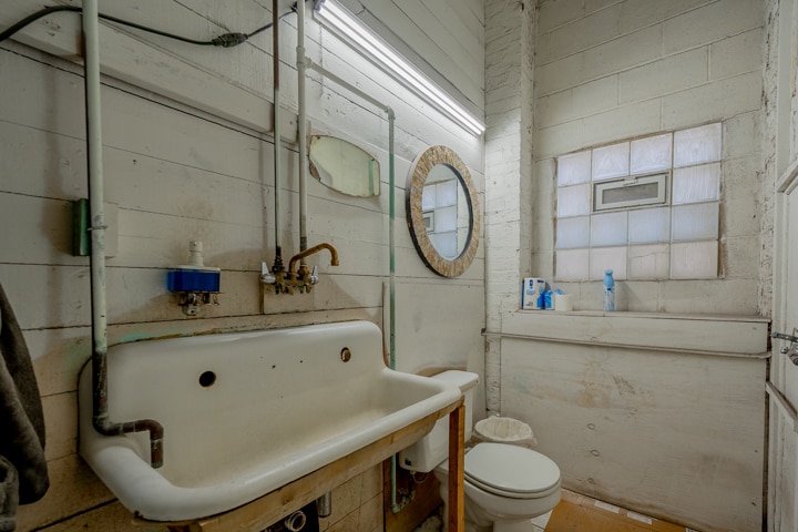 More Photos Of 4557 W Diversey Ave, Chicago Warehouse For Sale