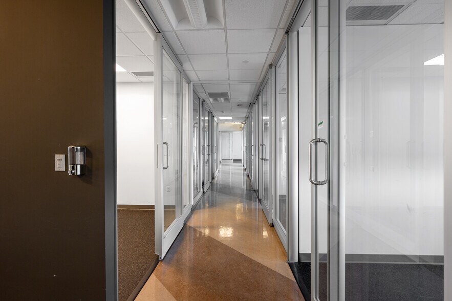 More Photos Of 3257 16th Ave W, Seattle Office For Lease