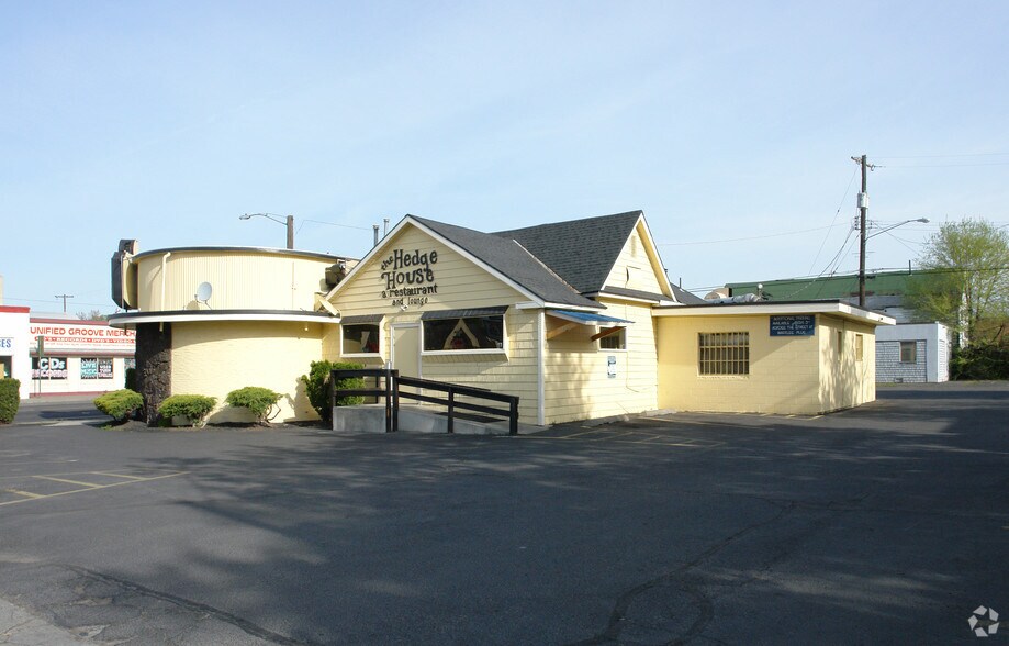 Primary Photo Of 2606 N Monroe St, Spokane Restaurant For Lease