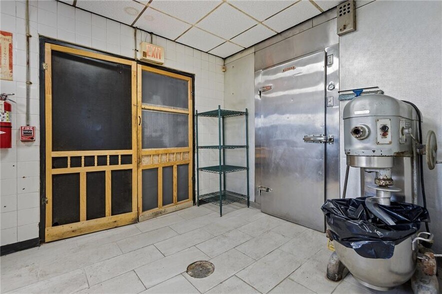 More Photos Of 2792 Pawtucket Ave, East Providence Restaurant For Sale