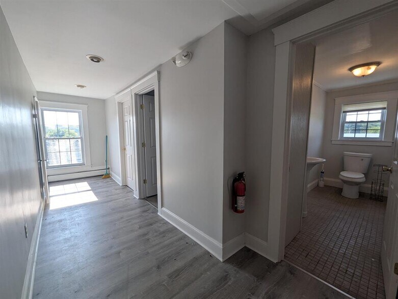 More Photos Of 198 Washington St, Claremont Office For Sale