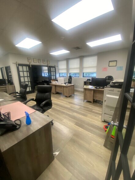 More Photos Of 422 Post Rd, Warwick Medical For Lease