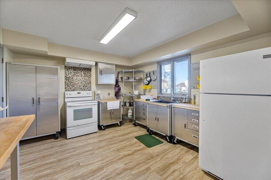 More Photos Of 21551 270th St, Mc Clelland Office For Sale