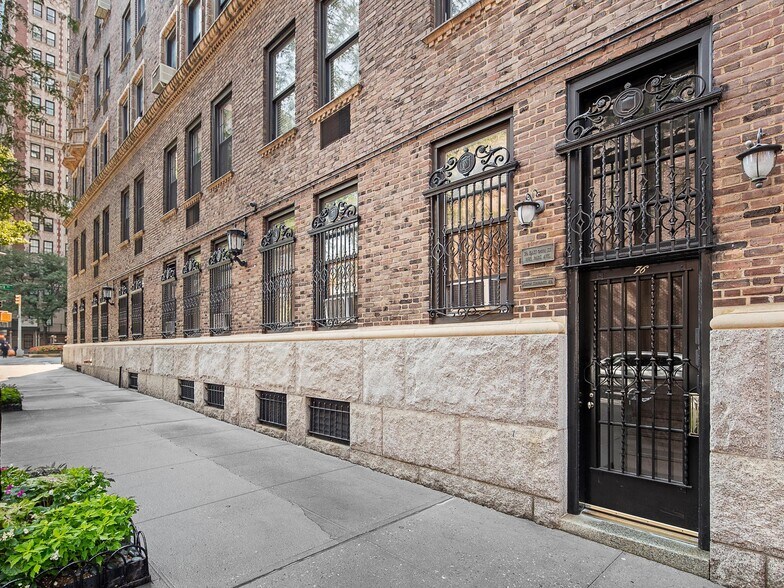More Photos Of 1192 Park Ave, New York Apartments For Sale