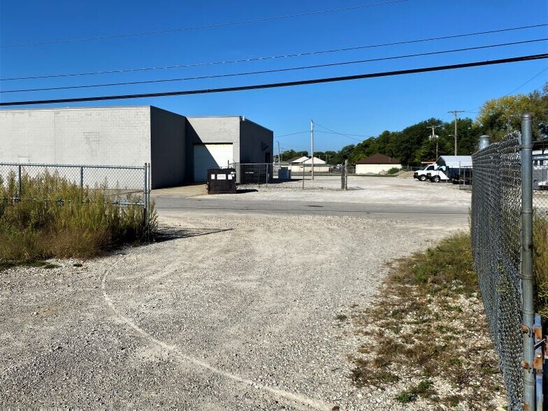 More Photos Of 160 Glaser St, Fairborn Flex For Sale