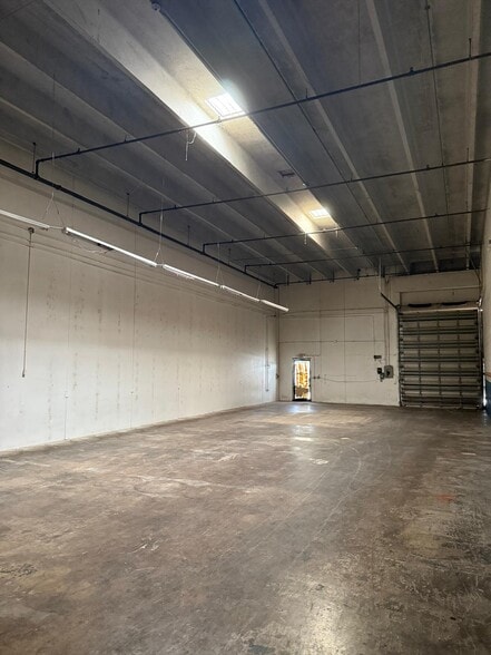 More Photos Of 5401-5491 NW 159th St, Hialeah Warehouse For Lease