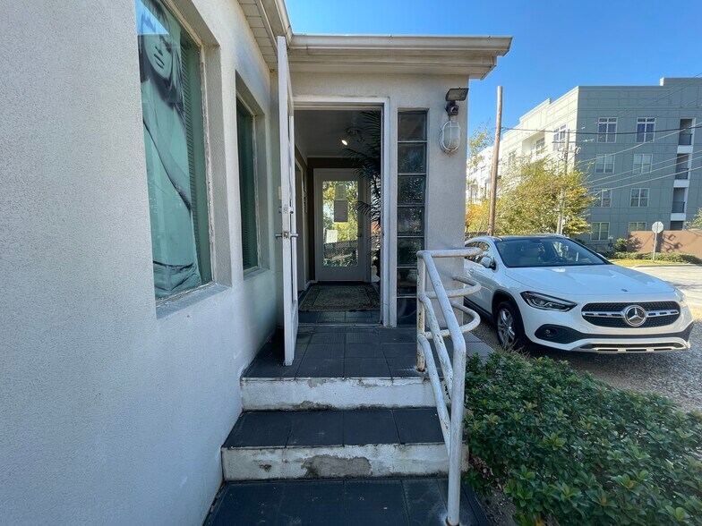 More Photos Of 4 Beck St NW, Atlanta Storefront Retail Office For Sale