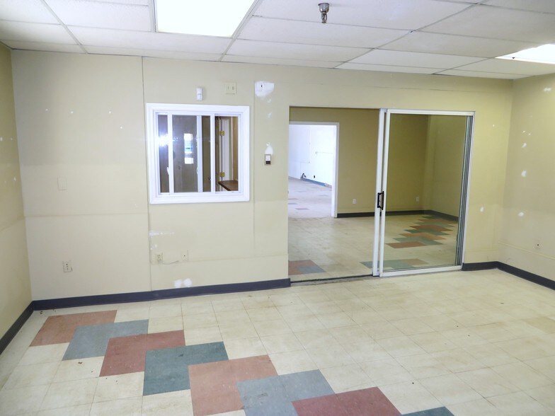 More Photos Of 5714 Industry Ln, Frederick Warehouse For Lease
