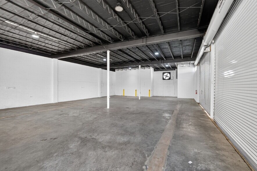 More Photos Of 4029 NW 25th St, Miami Warehouse For Lease