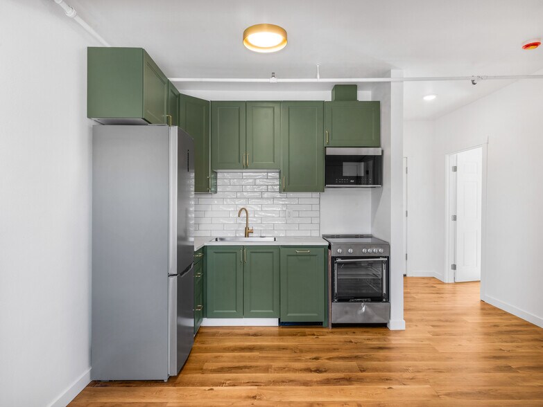 More Photos Of 525 SW 4th Ave, Canby Apartments For Sale