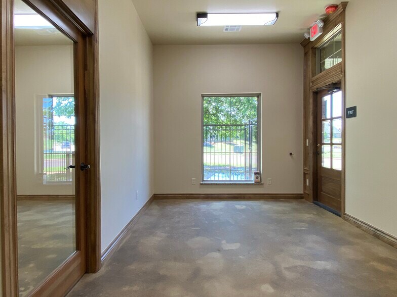More Photos Of 5706 NW 130th St, Oklahoma City Office For Lease