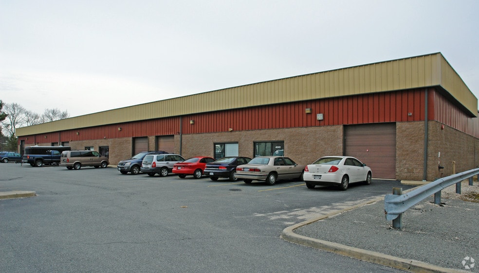 More Photos Of 450-460 W John St, Hicksville Warehouse For Lease