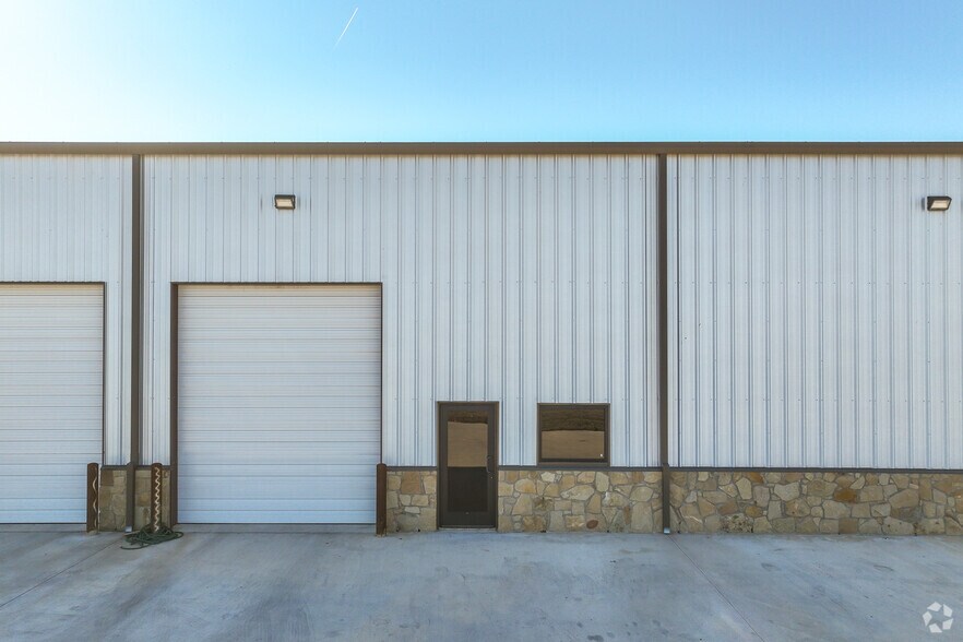 More Photos Of 3044 Jessica Dr, Alvarado Industrial For Lease