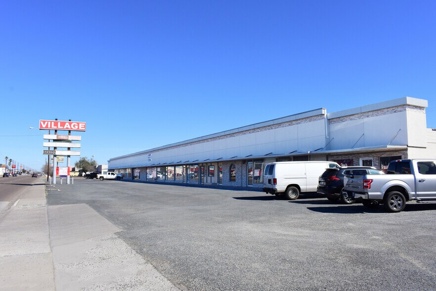 Primary Photo Of 906 S 14th St, Kingsville Storefront For Lease