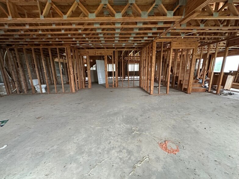 More Photos Of 6628 Crestway Dr, San Antonio Flex For Sale