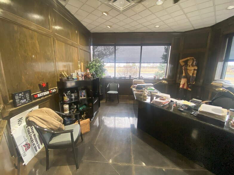 More Photos Of 7605 Commerce Pl, Plain City Service For Sale