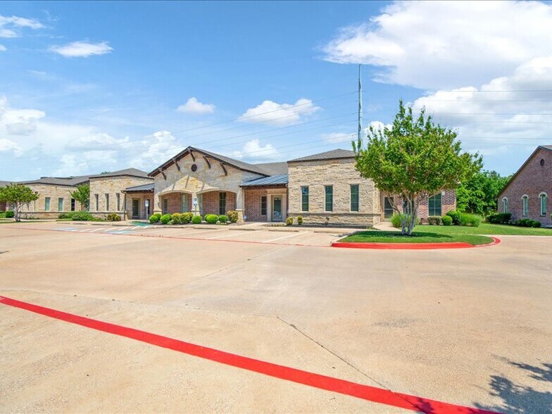 More Photos Of 4821 Merlot Ave, Grapevine Office For Lease