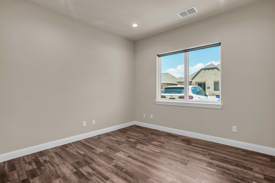 More Photos Of 2601 Little Elm Pky, Little Elm Medical For Sale