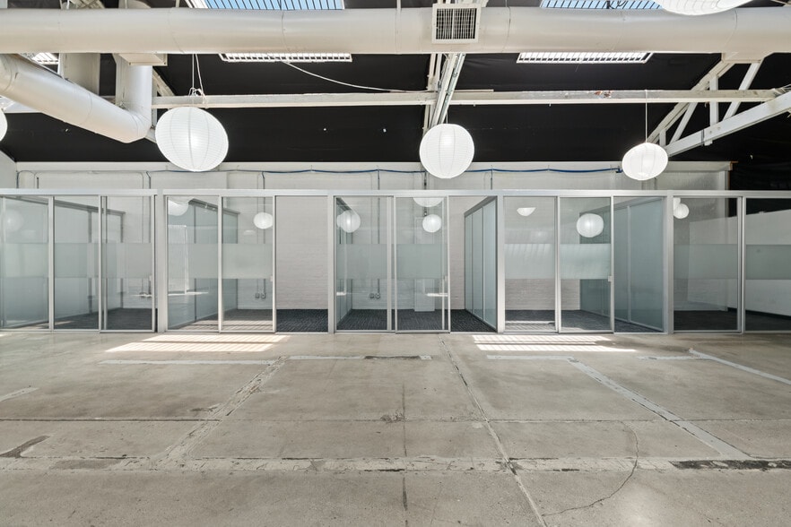 More Photos Of 6910-6912 Santa Monica Blvd, Los Angeles Loft Creative Space For Lease