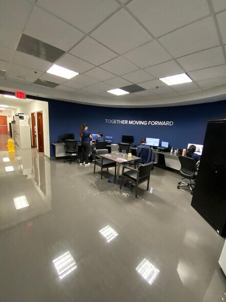 More Photos Of 10508 N Kendall Dr, Miami General Retail For Lease