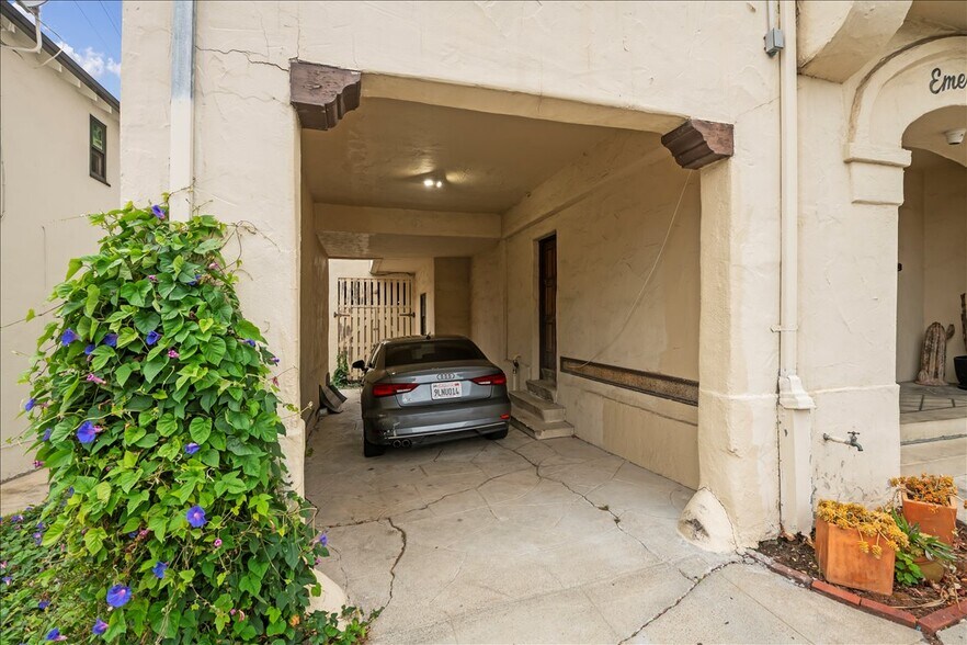 More Photos Of 3719 Emerson St, Oakland Apartments For Sale