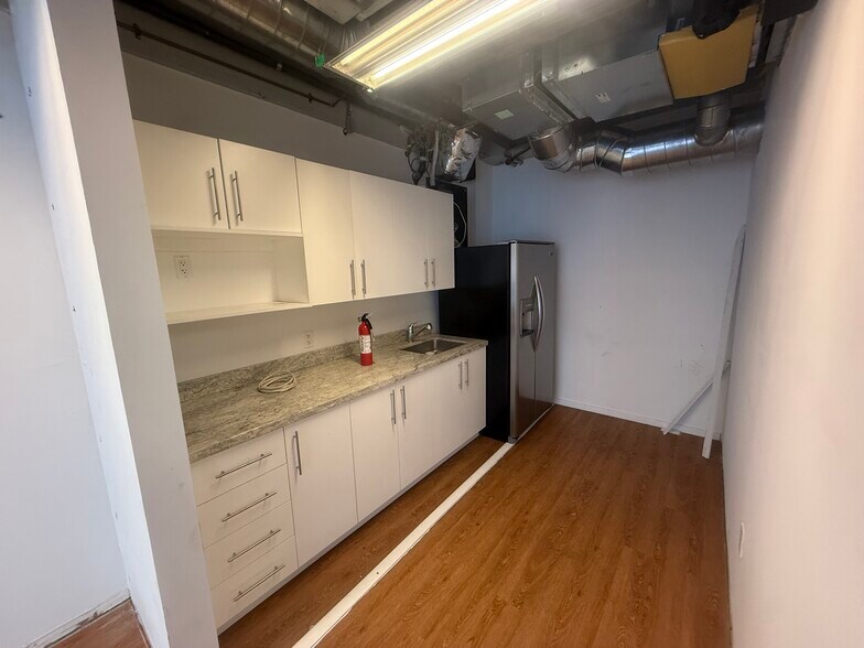 More Photos Of 14 NE 1st Ave, Miami Office For Sale