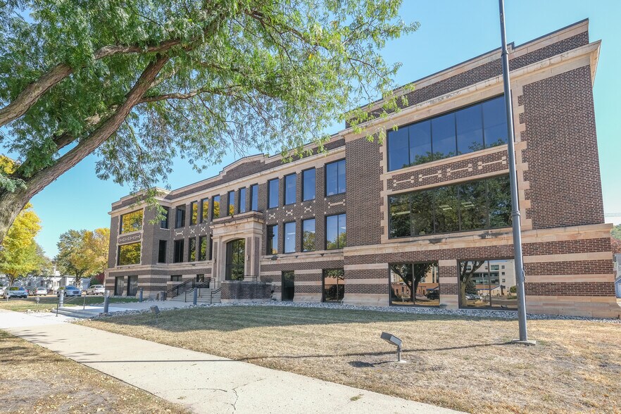 More Photos Of 201 N Broad St, Mankato Office For Lease