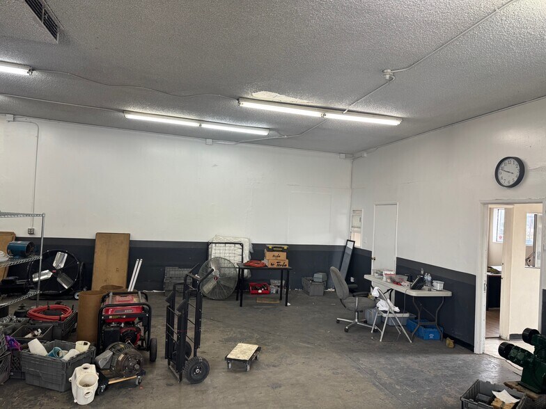 More Photos Of 8540 Lankershim Blvd, Sun Valley Flex For Lease