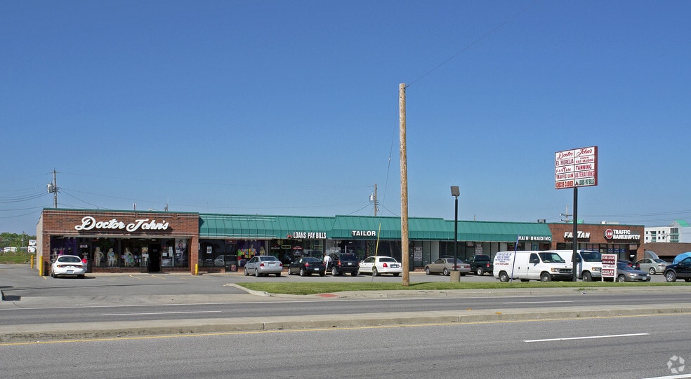 More Photos Of 11415-11435 St. Charles Rock Rd, Bridgeton General Retail For Lease