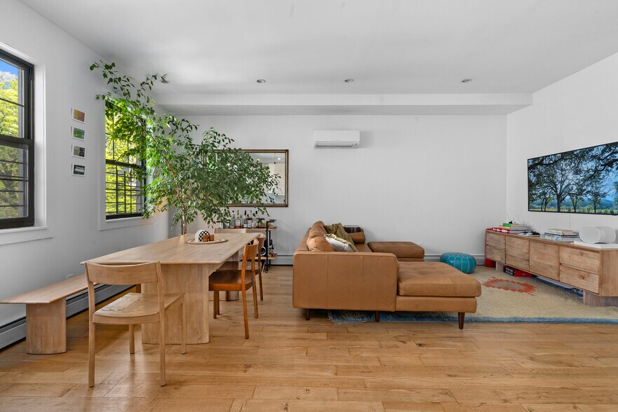 More Photos Of 212 Franklin St, Brooklyn Storefront Retail Residential For Sale