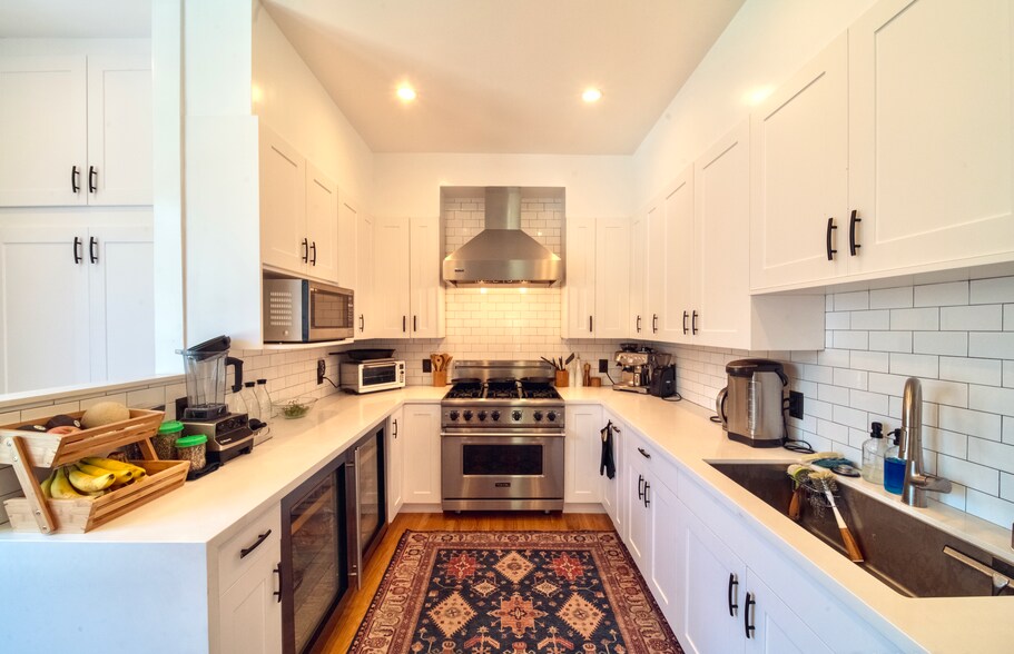 More Photos Of 435 Vernon St, Oakland Specialty For Sale