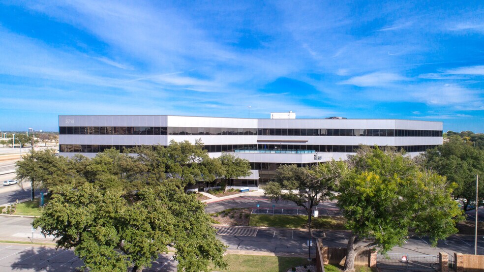 More Photos Of 5728 Lyndon B Johnson Fwy, Dallas Office For Lease