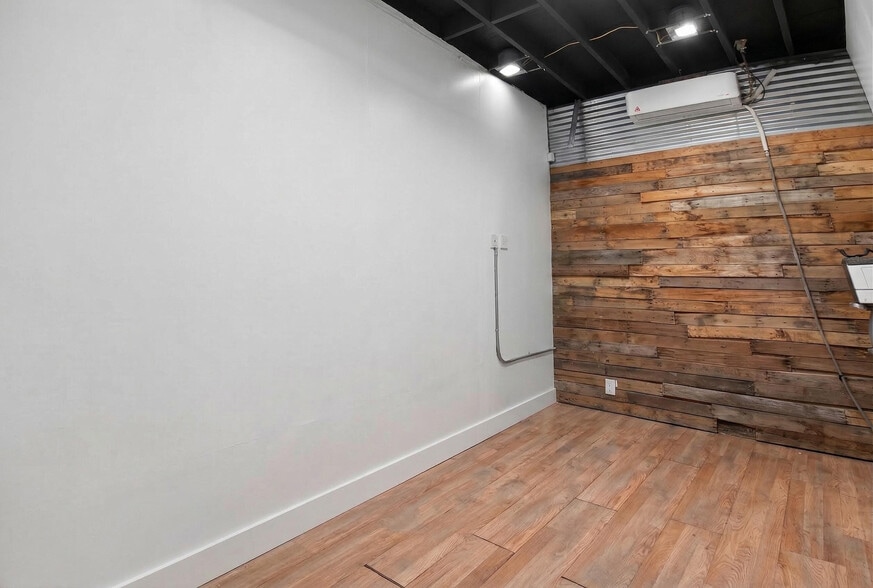 More Photos Of 16621 E St, Victorville Warehouse For Sale