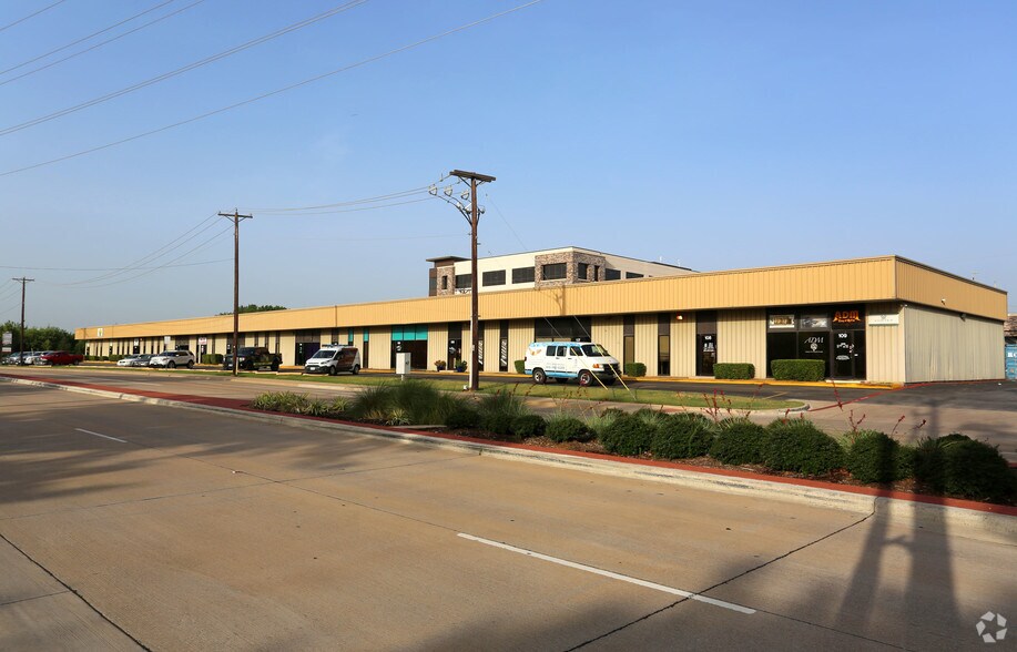 Primary Photo Of 500 N Kimball Ave, Southlake Showroom For Lease