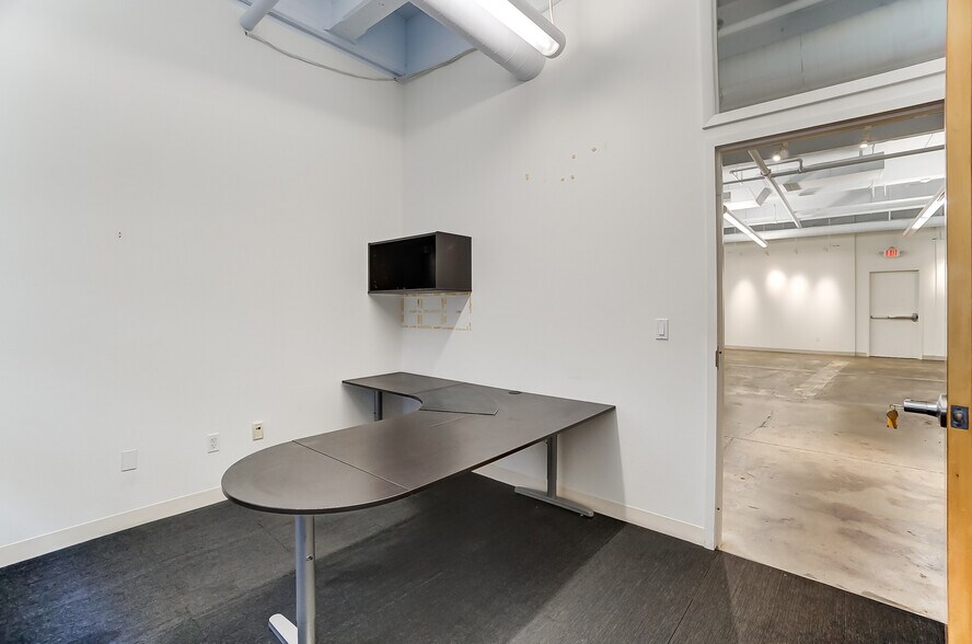 More Photos Of 20 E Central Pky, Cincinnati Office Residential For Lease