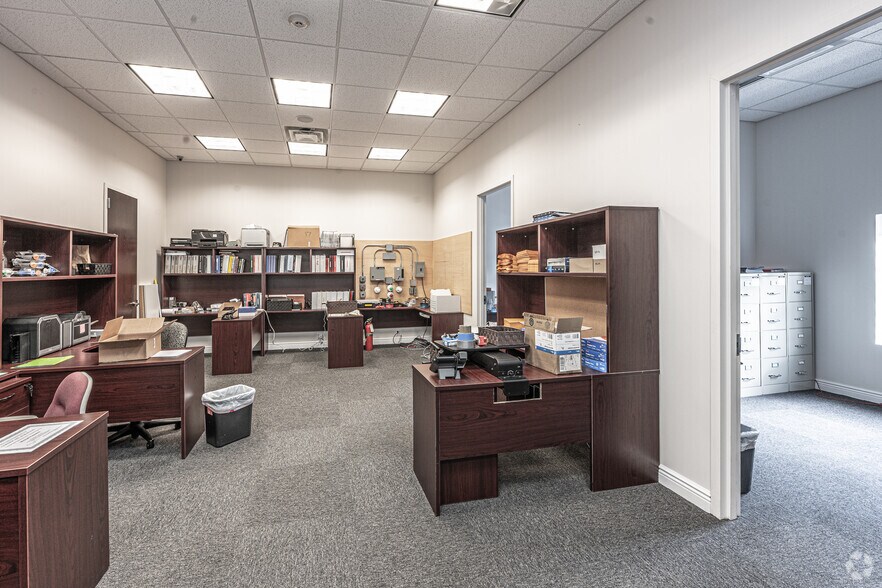 More Photos Of 607 Sunrise Hwy, Bellmore Storefront Retail Office For Sale