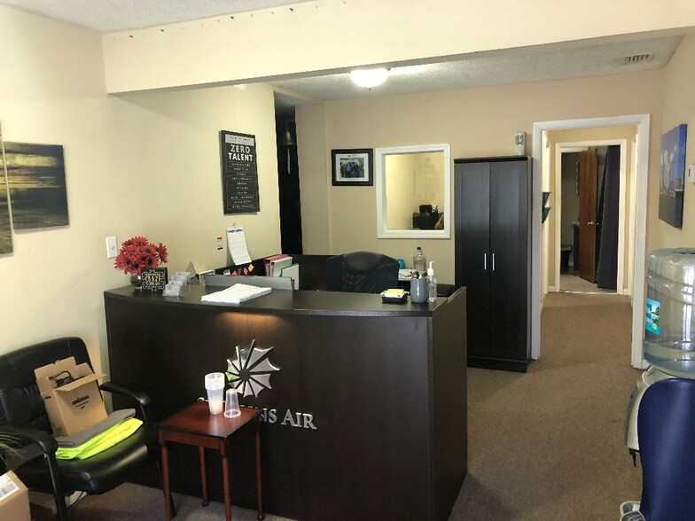 More Photos Of 11215 St Johns Industrial Pky, Jacksonville Warehouse For Lease