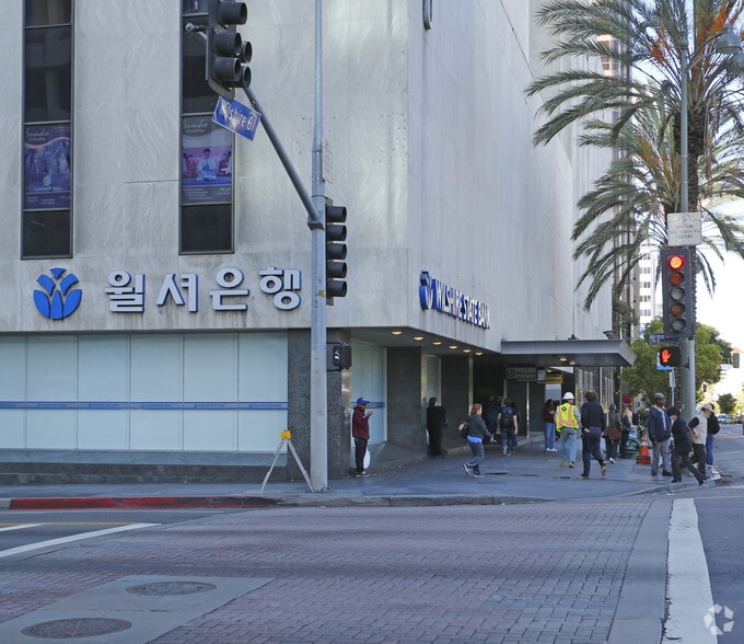 More Photos Of 3200 Wilshire Blvd, Los Angeles Office For Lease