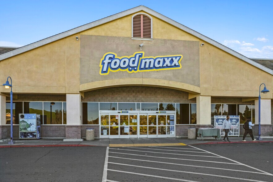 More Photos Of 4500 Lone Tree Way, Antioch Storefront For Sale