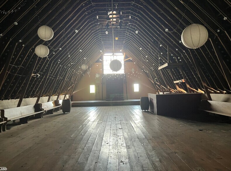 More Photos Of 5189 Rockwood Rd, Dublin Lodge Meeting Hall For Sale