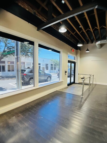 More Photos Of 1710 N 14th St, Tampa Storefront For Lease