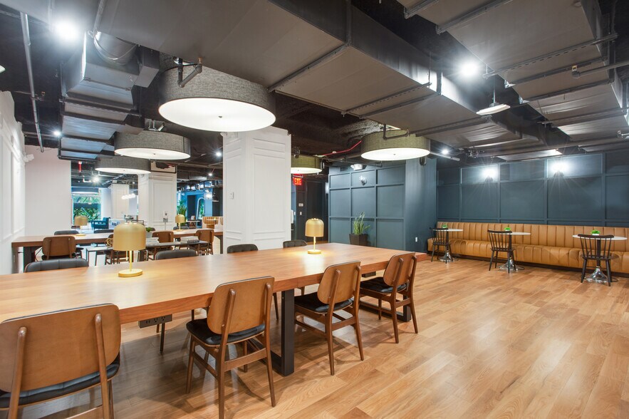 More Photos Of 11 W 42nd St, New York Office For Lease