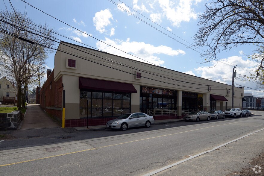 More Photos Of 356-380 Granite Ave, Milton Storefront Retail Office For Lease