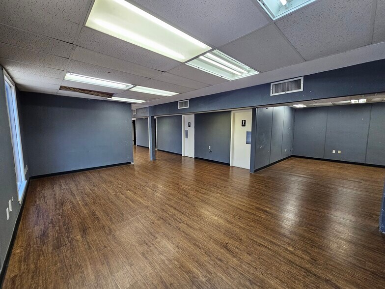 More Photos Of 115 S Leggett Dr, Abilene Office Residential For Lease