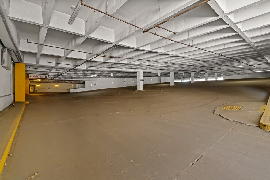More Photos Of 301 E Yakima Ave, Yakima Office For Sale