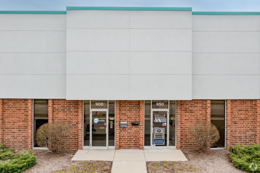 More Photos Of 900-950 Hollywood Ave, Itasca Manufacturing For Lease