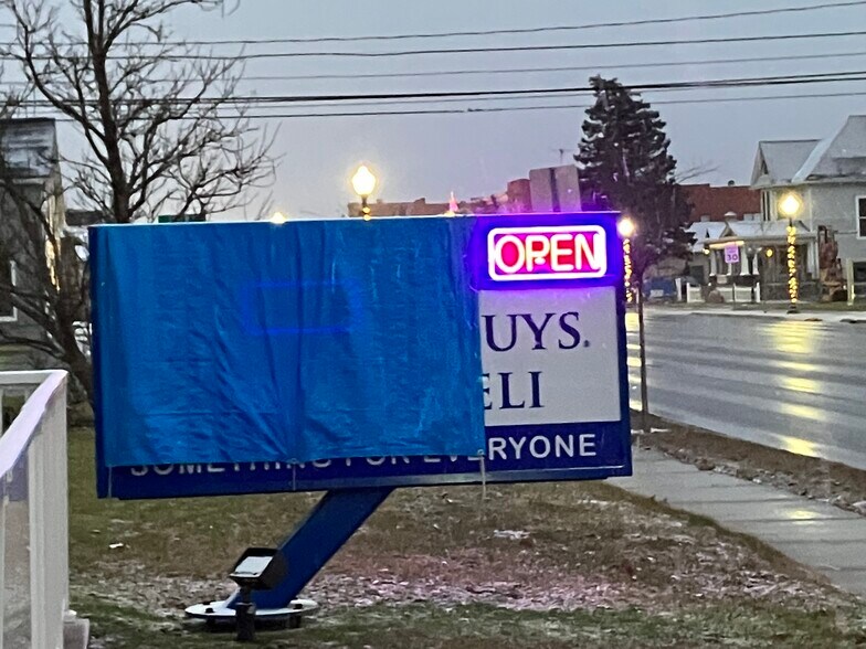 More Photos Of 74 N Washington St, Oxford Freestanding For Sale